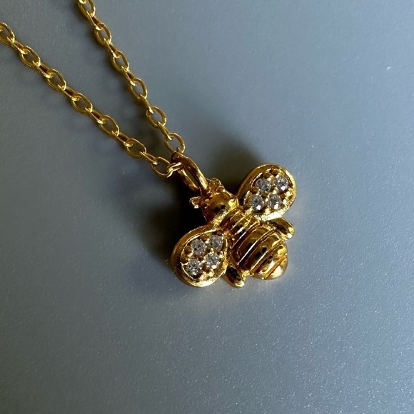 14k Gold Vermeil Dainty Bumble Bee Necklace - Picture 11 of 13